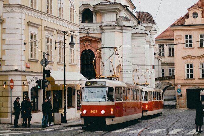Historic Highlights Walking Tour from Prague - Stop 6: Wenceslas Square plus Jewish cemetery and WWII uprising context