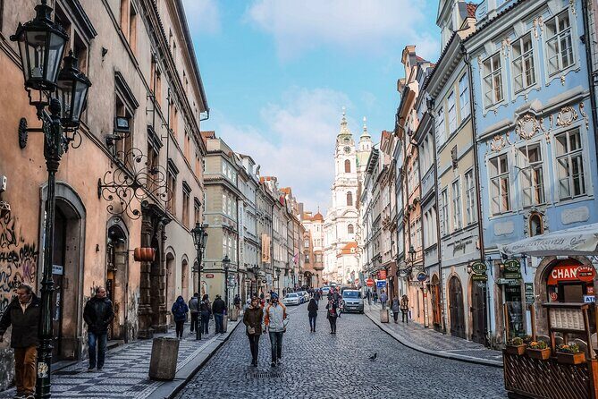 Kafka’s Prague: Self-Guided Mystery Puzzle Walk - Starting at the Statue of Franz Kafka: first clue, first decision