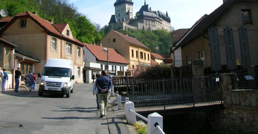 Karlstejn Castle & Crystal Manufactory - Private Tour - From Prague Pickup to the 1 km Climb