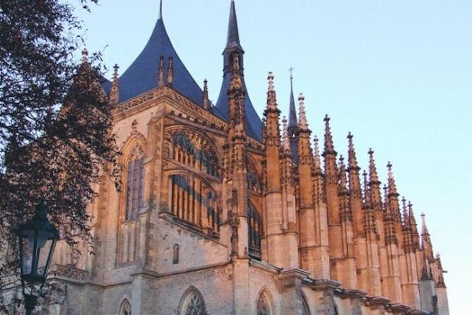 Kutna Hora Day Tour Including Sedlec Ossuary from Prague - Meeting at Týnská and the walk to Praha hlavní nádraží