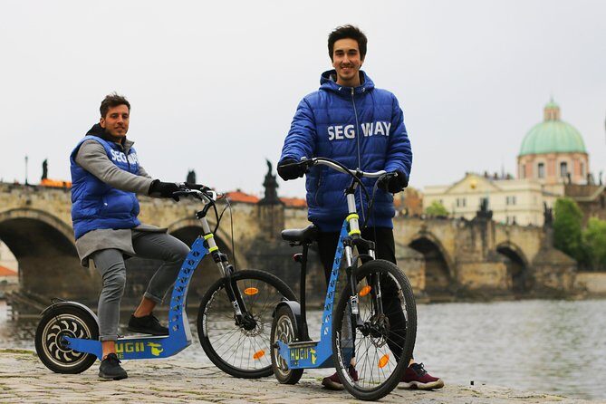 Live-Guided e-Scooter Tour of the Old Town of Prague, 60 min - Getting ready at Maltezské náměstí: helmets, training, and what to wear