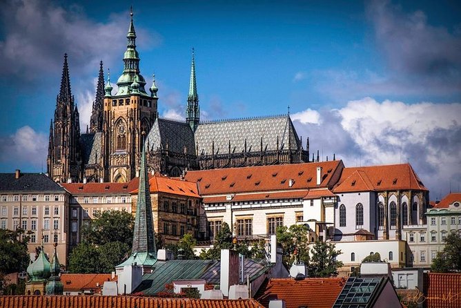 LUXURY Personal Tour of Prague with PERSONAL PRAGUE GUIDE - A stop for Prague’s communist-era reminder