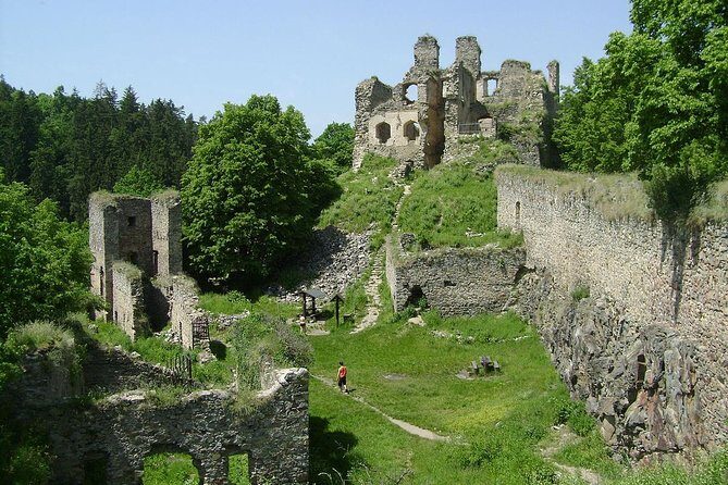 One day trips in the surroundings of Cesky Krumlov - Maiden Stone: Medieval Castle Ruins and an Optional 3 km Easy Walk
