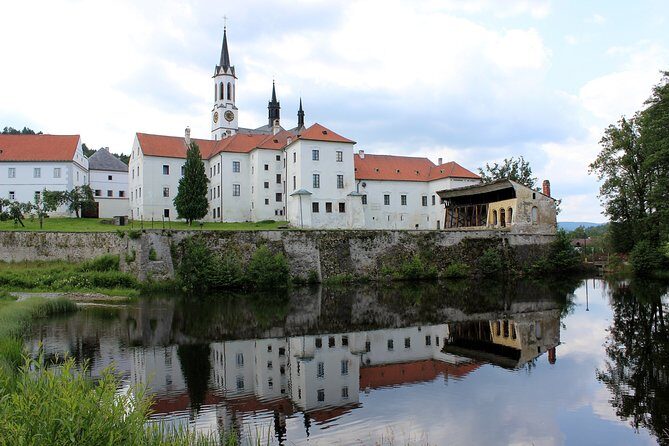One day trips in the surroundings of Cesky Krumlov - Rozmberk Castle: Riverside Village and Vltava Views
