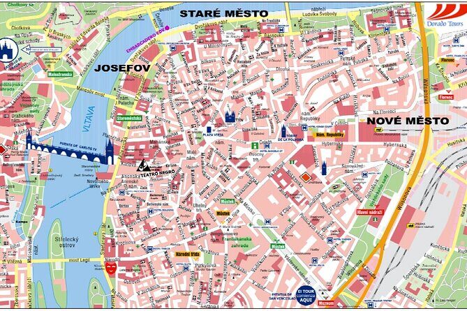 Pedestrian tour of Prague in Spanish - Franz Kafka Square and Marianské Square: small stops with big context