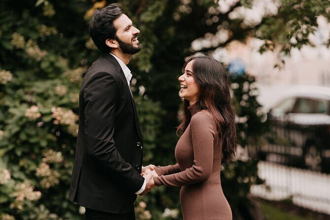 Photographer in Prague - Couple, engagement & portrait photoshoot - Meeting Aman and Veronika in Malá Strana