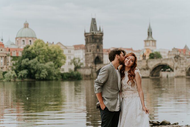 Photographer in Prague - Couple, engagement & portrait photoshoot - Weather can change your plan in Prague