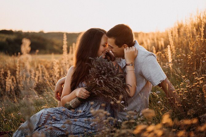 Photographer in Prague - Couple, engagement & portrait photoshoot - Why the 7:30am start time matters (and how it helps your photos)