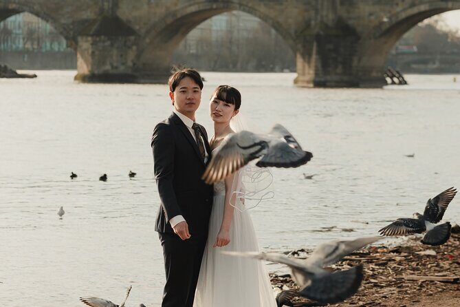 Photographer in Prague, private photoshoot - Rudolfinum and Prague Castle: Big Architecture, Controlled Posing