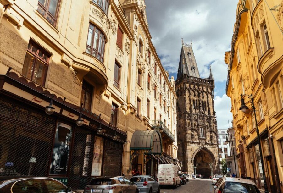 Prague: 1.5-Hour Private Kick-Start Tour with a Local - Charles Bridge: a landmark you can actually use