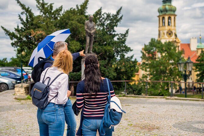 Prague: 1-Hour Castle Tour With Fast-GET Admission Ticket - Your own pace inside: follow the recommended route, not the crowds