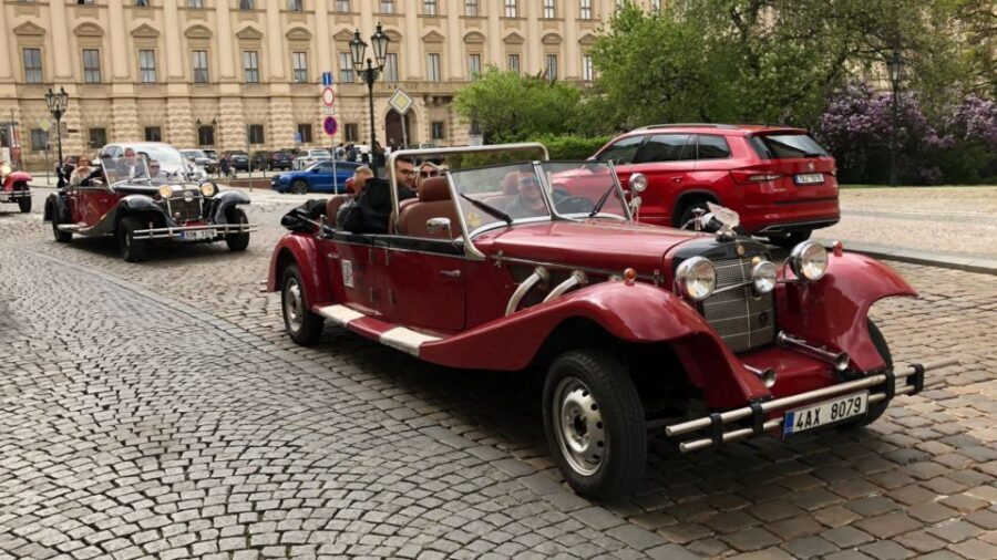 Prague: 1-Hour Private Tour in Vintage Car - Comfort and Weather: How the Roof Changes the View