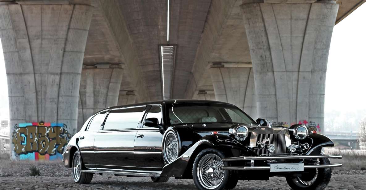 Prague: 1-Hour Vintage Limousine Rental - The photo stop at Prague Castle or Strahov viewpoints
