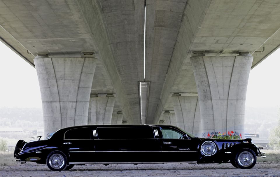 Prague: 1-Hour Vintage Limousine Rental - Price and value: what $247 buys for up to 7 people