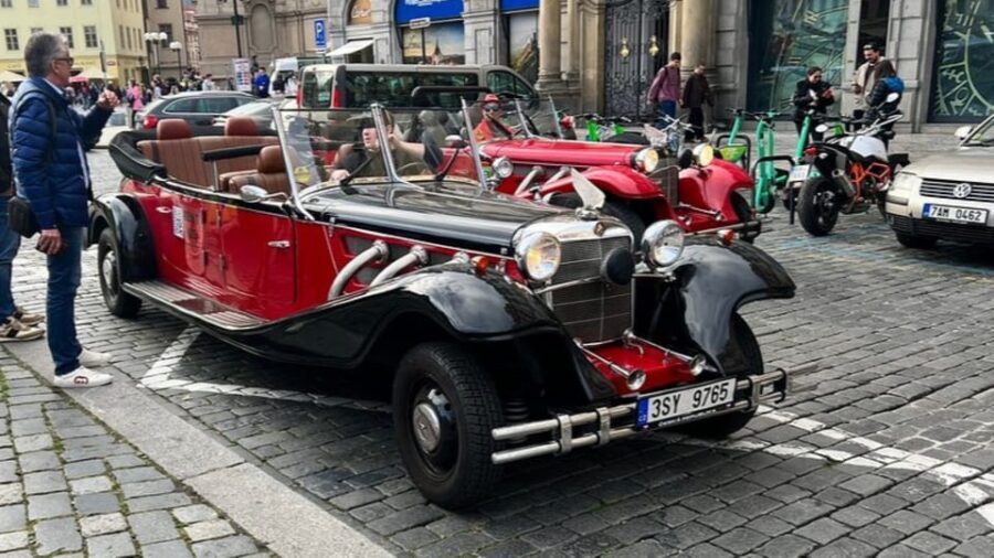 Prague: 120min Private Tour in Vintage Car, up to 6people! - Route highlights: Old Town Square to Prague Castle