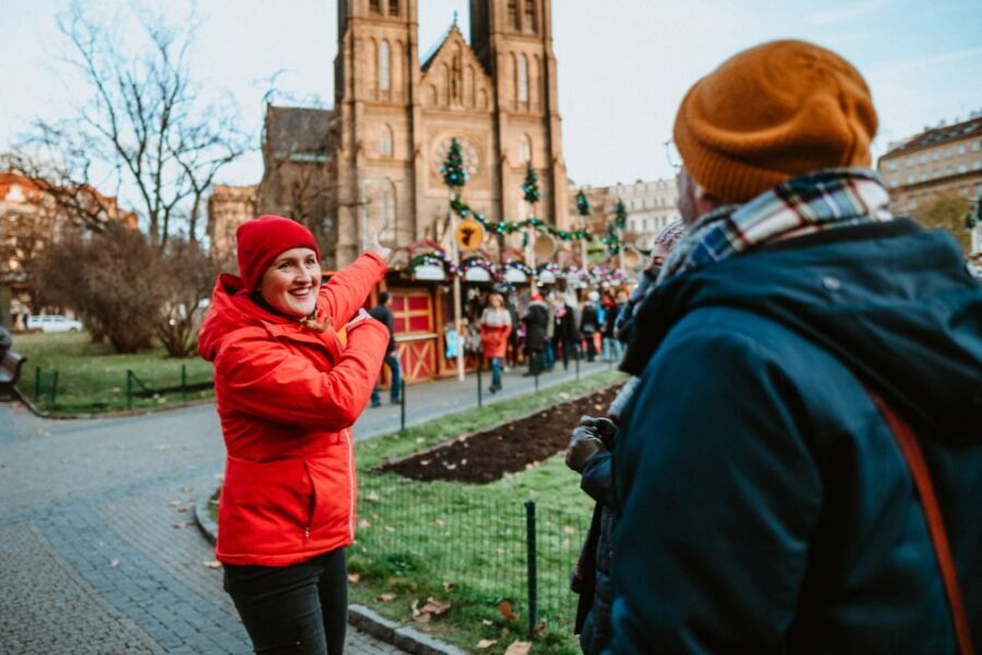 Prague: 2-3h Magical Christmas Markets Tour with Inclusions - Wenceslas Square drop-off: a clean finish close to transit