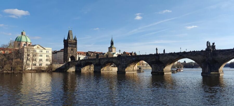 Prague: 2-Hour Historic Boat Cruise with Delicious Lunch - Practical tips to make the most of the 2 hours