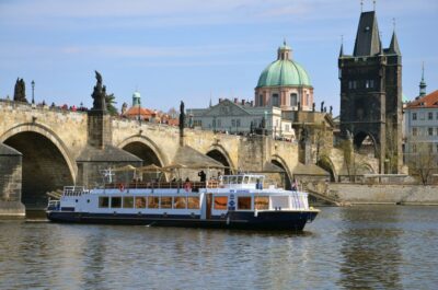Prague: 2-Hour Lunch Cruise on the Vltava River - Sights You’ll See: Charles Bridge, Prague Castle, Petřín Hill, and More