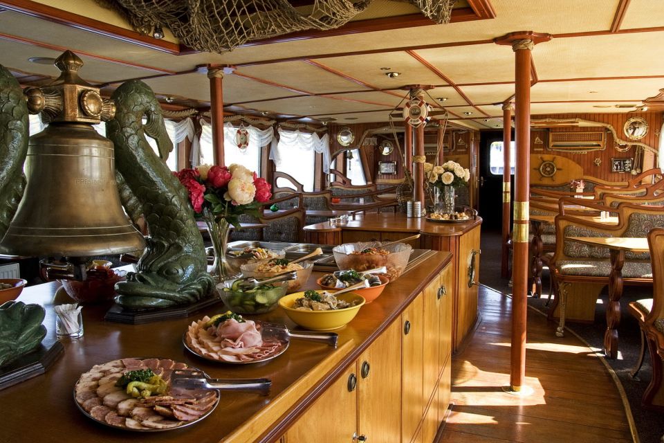Prague: 2-Hour Lunch Cruise on the Vltava River - How the 2-Hour Schedule Feels on the Water