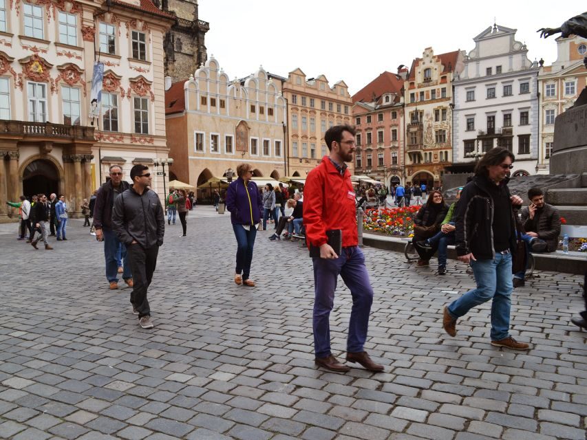 Prague: 2-Hour Old Town and Jewish Ghetto Walking Tour - Josefov Quarter: Synagogues, an Old Cemetery, and the Reality of Ghetto Life