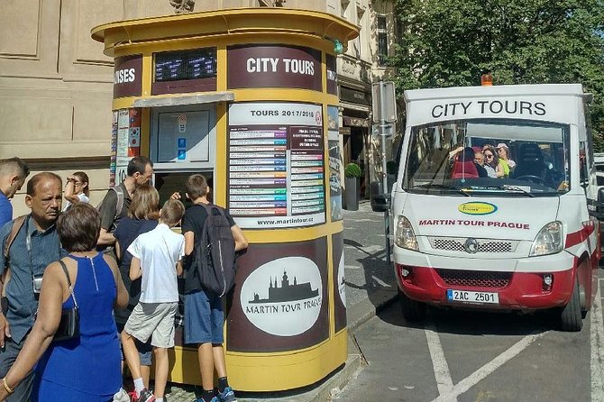 Prague 2-hour Panoramic Bus Tour - The audio guide in 26 languages: a practical reality check