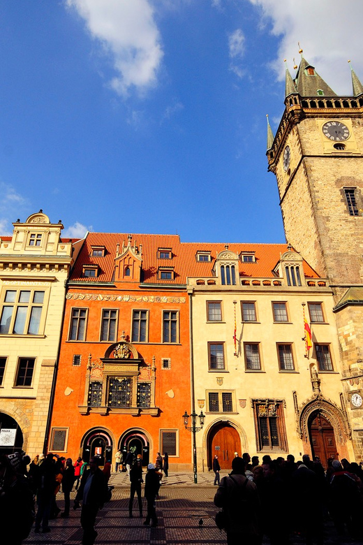 Prague: 2 hours city tour + 1 hour boat cruise - Group reality: good organization, but bus seating can be tight