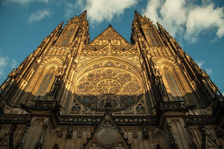 Prague: 3-Hour Old Town and Prague Castle Tour in German - Price and value: $36 for a 3-hour “big sights” route that doesn’t nickel-and-dime you
