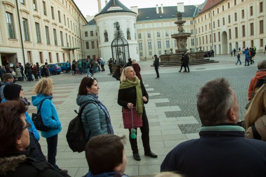 Prague: 3-Hour Old Town and Prague Castle Tour in German - Old Town Square to Charles University: a first-day map you can feel