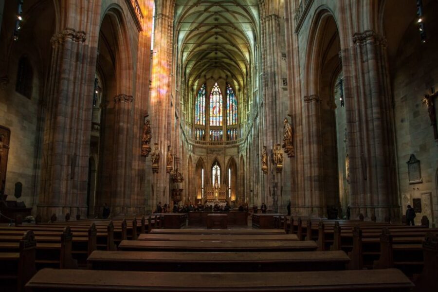 Prague: 3-Hour Old Town and Prague Castle Tour in German - The uphill save: tram to Malostranské Náměsti and up to Prague Castle