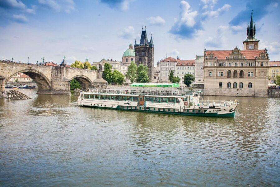 Prague: Afternoon Beer Cruise with Drinks Included - Prague Castle From the Water: The View You’ll Remember