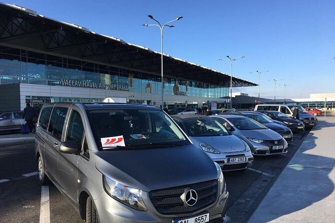 PRAGUE AIRPORT - CITY TRANSFERS in Spanish - The Ride to Prague: Comfort, Time, and Vehicle Sizes