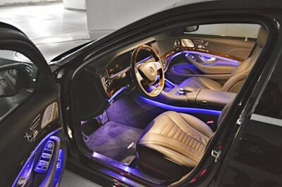 Prague airport luxury transfer by a Mercedes Benz S class - Meet-and-greet at Václav Havel Airport: where to find your chauffeur