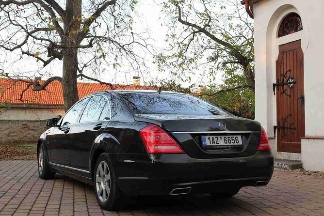 Prague airport luxury transfer by a Mercedes Benz S class - Who this luxury transfer suits best (and when it may not)