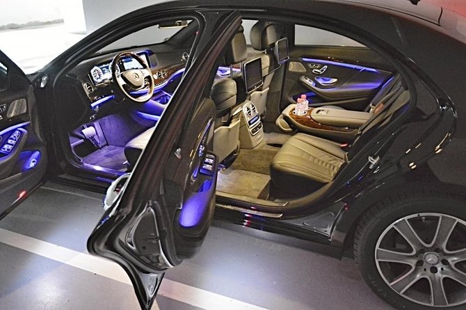 Prague airport luxury transfer by a Mercedes Benz S class - Should you book this Mercedes-Benz S-Class transfer to start Prague?