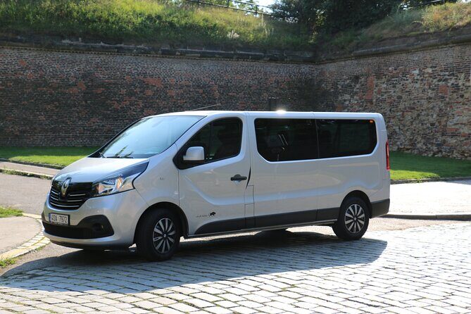 Prague Airport Transfers, Praga Aeropuerto Traslados, ESPAŇOL-ENG - Key Highlights You’ll Notice Right Away