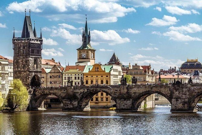 Prague Airport Transfers, Praga Aeropuerto Traslados, ESPAŇOL-ENG - Pickup and Drop-Off: What You Should Expect at Each Moment