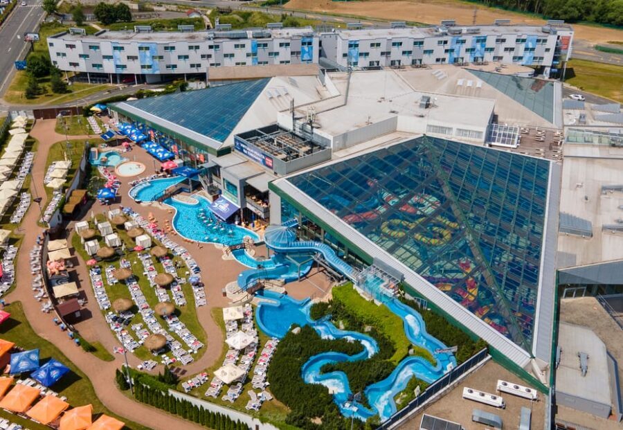 Prague: Aquapalace Indoor/Outdoor Water Park Ticket - Planning around age and height rules (so you don’t waste time)