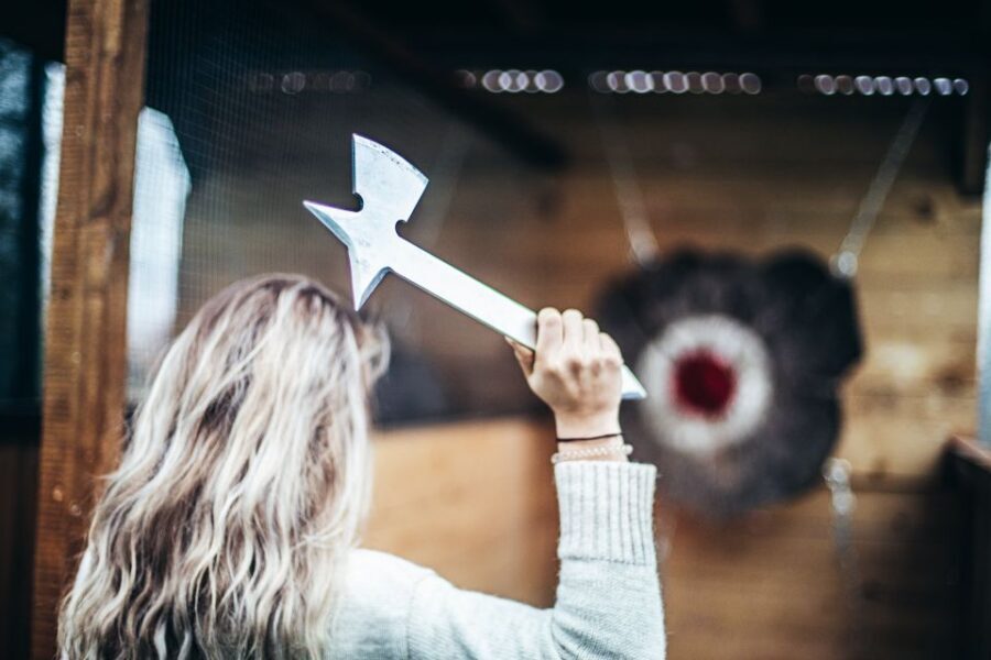Prague: Axe Throwing Experience with Barbecue and Beer - The BBQ stage: 400 grams of meat choices and how to judge the meal