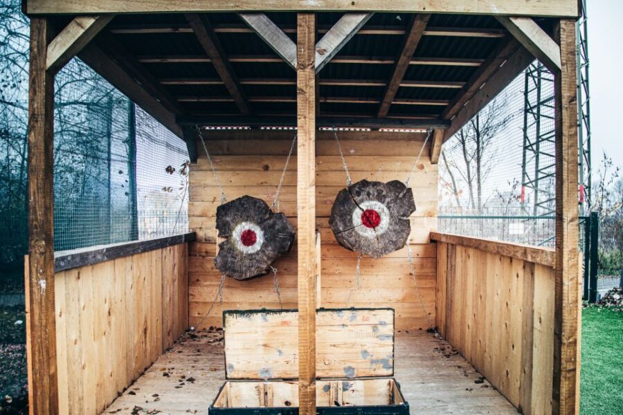 Prague: Axe Throwing Experience with Barbecue and Beer - Beer and timing: welcome pour, then another round