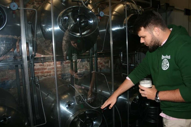 Prague Beer History: Highlights Tour with Tasting - Malostranské Square (45 minutes): first pours and beer facts