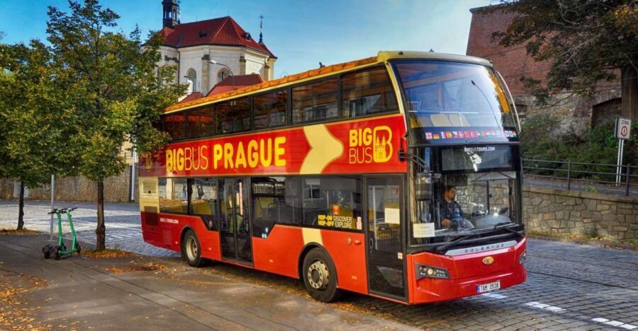 Prague: Big Bus Hop-on Hop-off, Castle Tour and River Cruise - How the hop-on hop-off combo works in Prague
