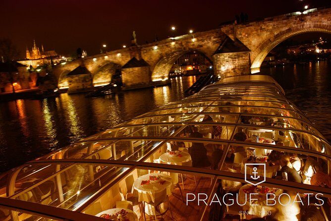 Prague Boats 3-hour Dinner Cruise - Live music: great when you’re in the right spot