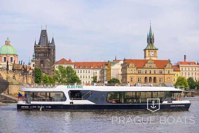 PRAGUE BOATS: 50-Minute Sightseeing Cruise - Day vs Night: When the Cruise Hits Best