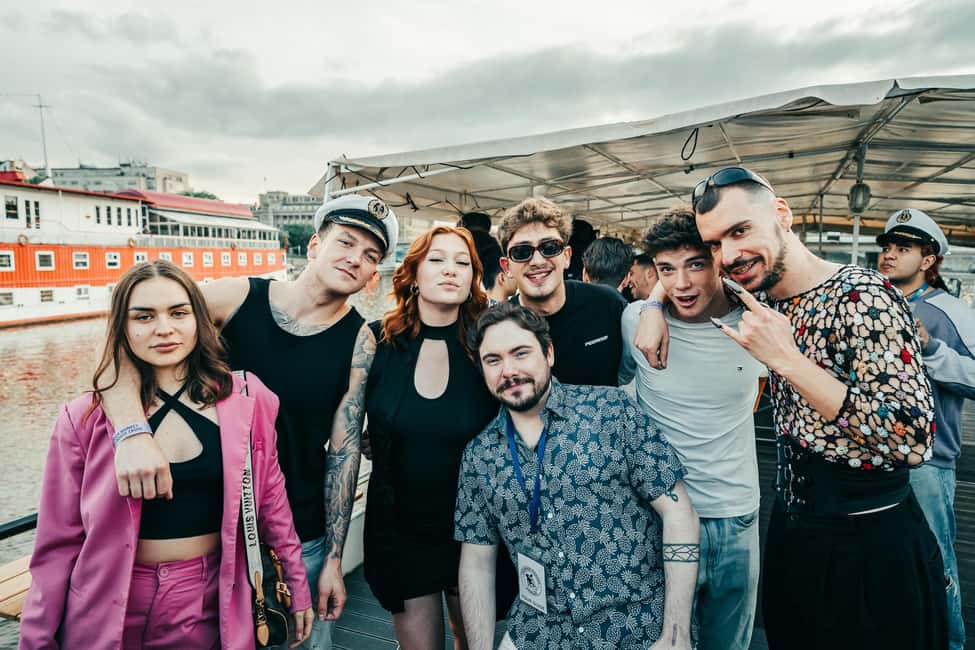 Prague: Booze Cruise with Open Bar and Duplex Entry - Key Highlights to Know Before You Go