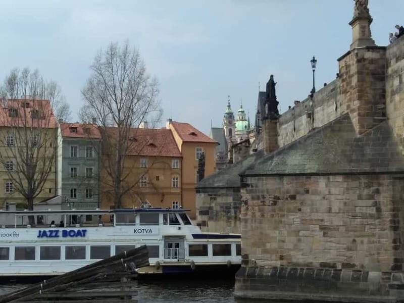 Prague: Bus and Boat Tour - What’s included—and what you’ll need to plan yourself