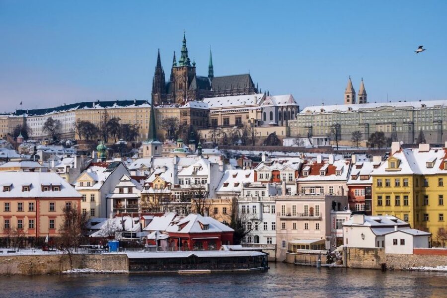 Prague by Car - Who should book Prague by Car