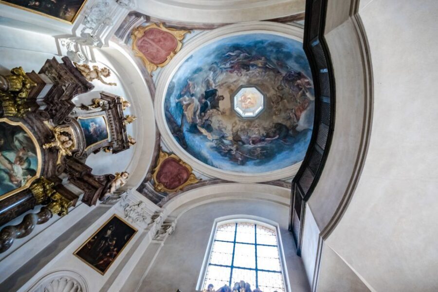 Prague Castle 2.5-Hour Tour Including Admission Ticket - St. Vitus Cathedral: princes, rituals, and the biggest wow-factor