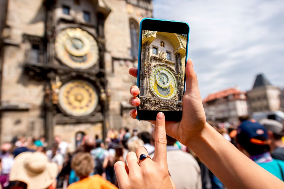 Prague: Castle and Jewish Quarter Tour - Josefov (Jewish Quarter): A Different Side of Prague