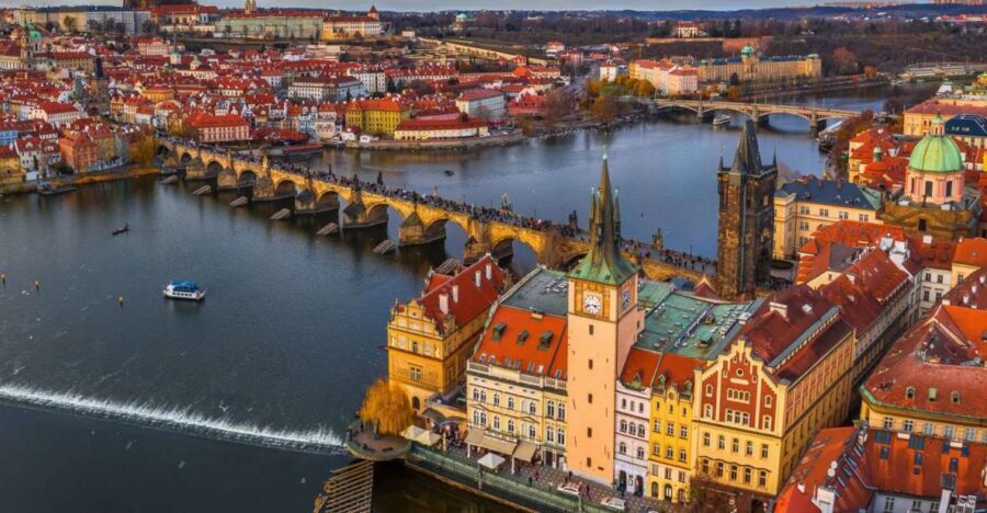 Prague: Castle and Jewish Quarter Tour with Cruise and Lunch - Charles Bridge Museum Entrance: A Smart Bonus Stop