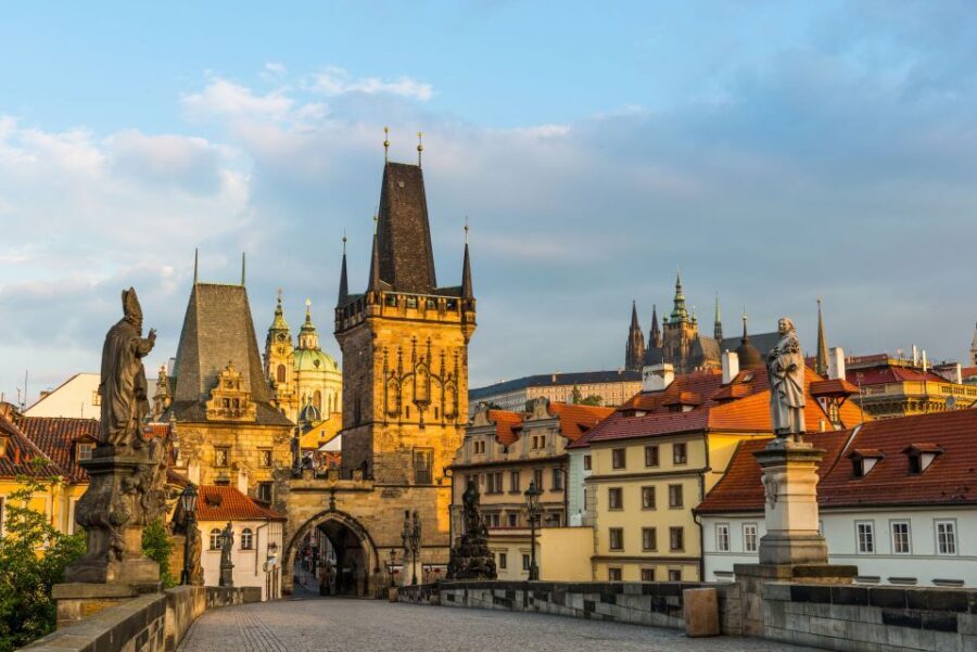 Prague: Castle and Jewish Quarter Tour with Cruise and Lunch - The Vltava Boat Ride: Great Views, Watch the Waiting